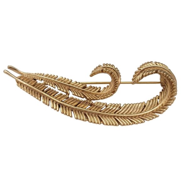 Trifari Crown Over T Gold Tone Chunk Feather Palm Leaves Brooch Pin, Signed E585 - Picture 1 of 11